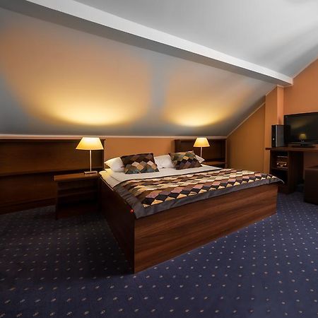 Hotel Colnus Kolno  外观 照片