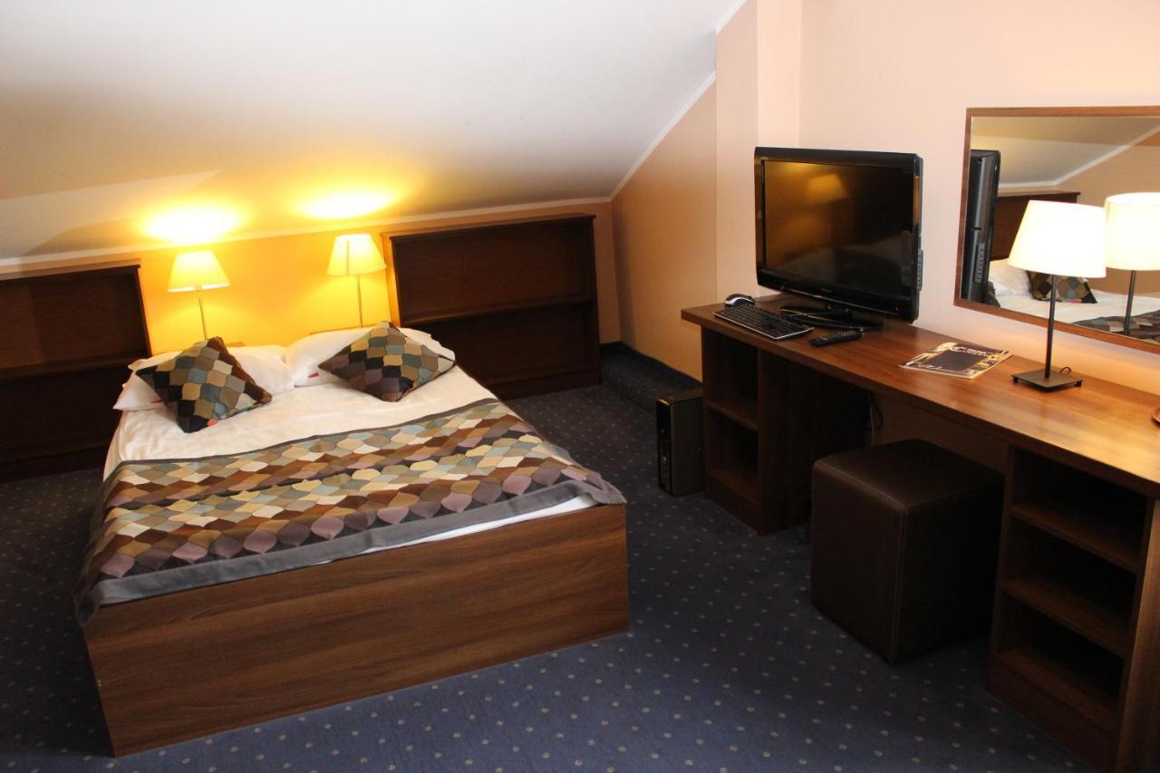 Hotel Colnus Kolno  外观 照片
