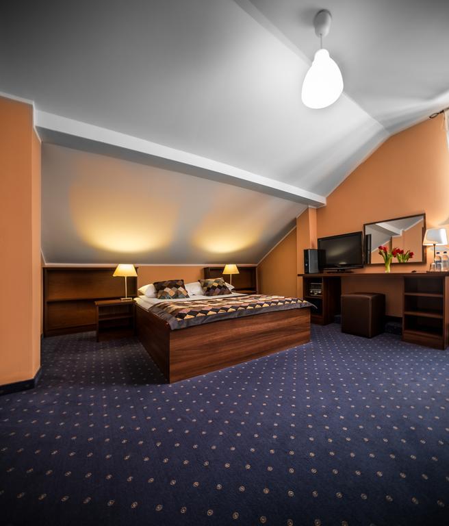 Hotel Colnus Kolno  外观 照片