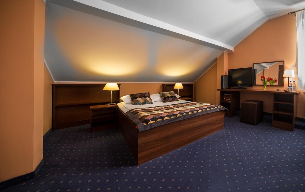Hotel Colnus Kolno  外观 照片