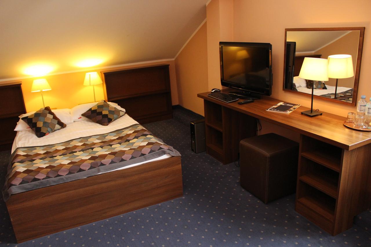 Hotel Colnus Kolno  外观 照片